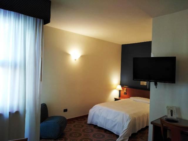 Domus Grand Hotel Ренде Экстерьер фото