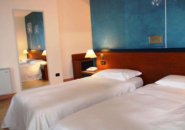 Domus Grand Hotel Ренде Экстерьер фото