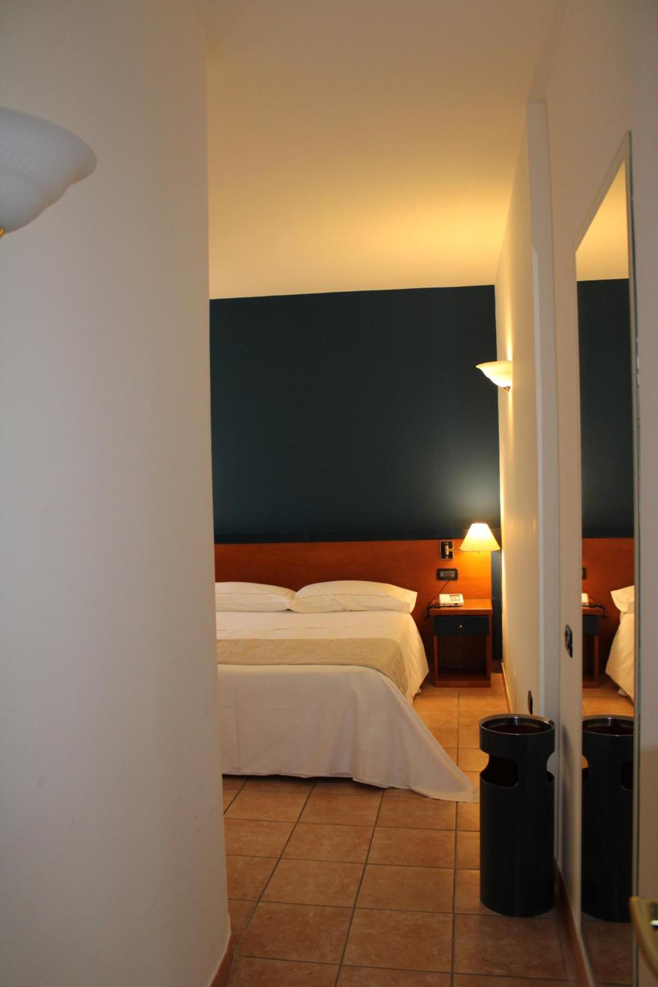 Domus Grand Hotel Ренде Экстерьер фото