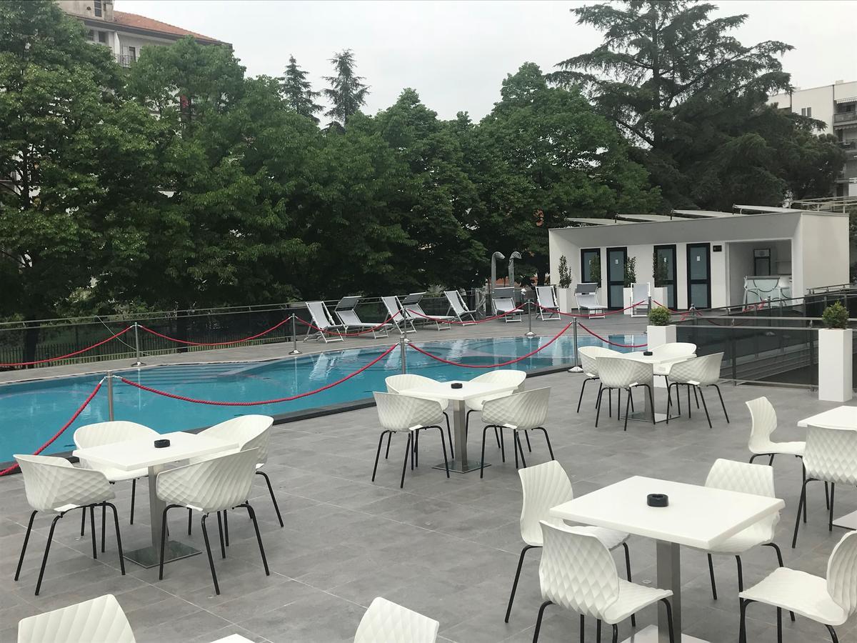 Domus Grand Hotel Ренде Экстерьер фото