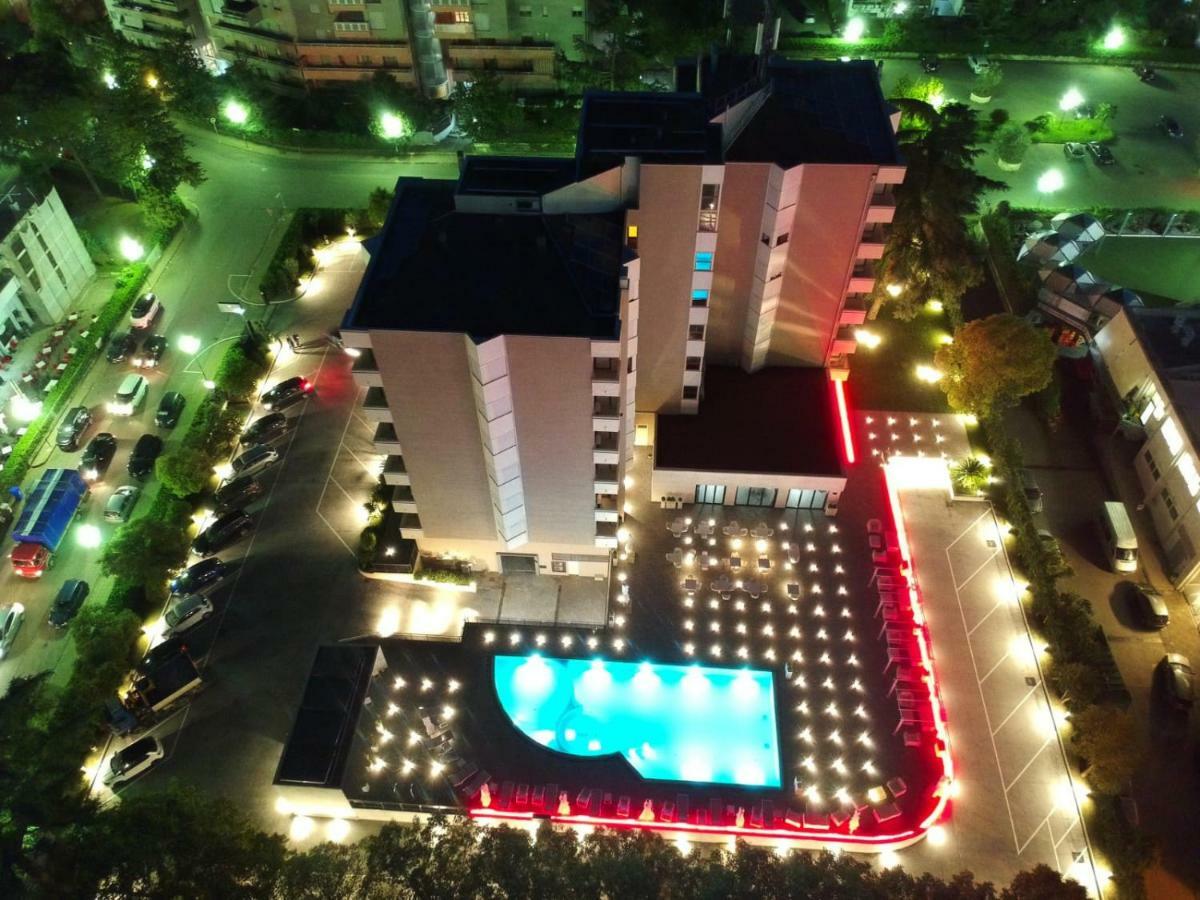 Domus Grand Hotel Ренде Экстерьер фото